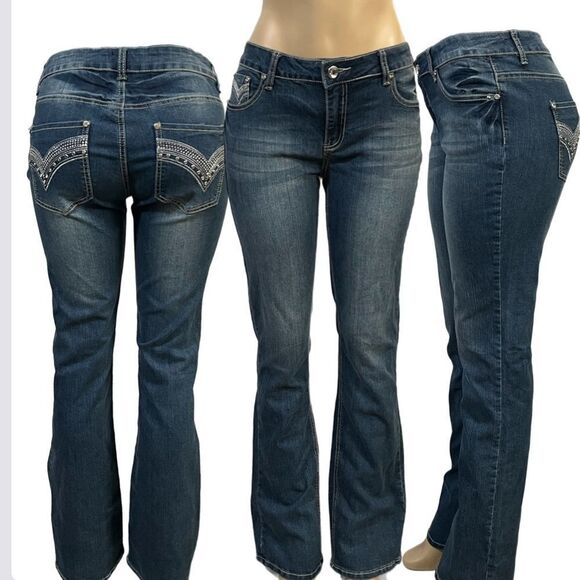 2b Bebe Rhinestone pockets Straight Leg Jeans Medium Wash Low Rise Pants NWOT 32 - Picture 2 of 6